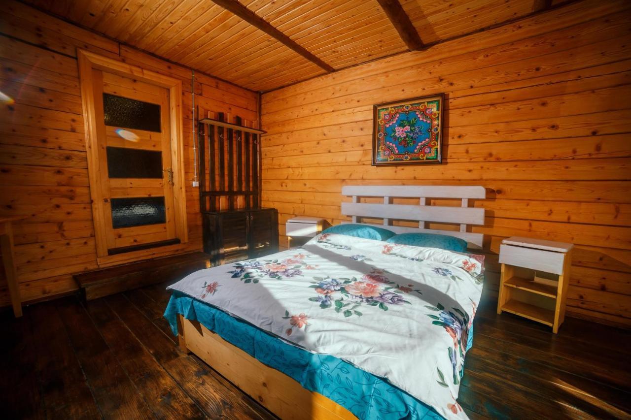 Садиба Дерев*Яна Хата Verkhovyna Exterior photo